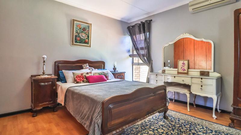 5 Bedroom Property for Sale in Dana Bay Western Cape